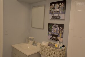 Towels, soap, toilet paper