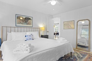 4 bedrooms, desk, iron/ironing board, WiFi