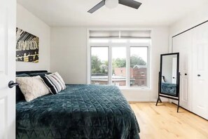 2 habitaciones, escritorio, tabla de planchar con plancha y wifi gratis 