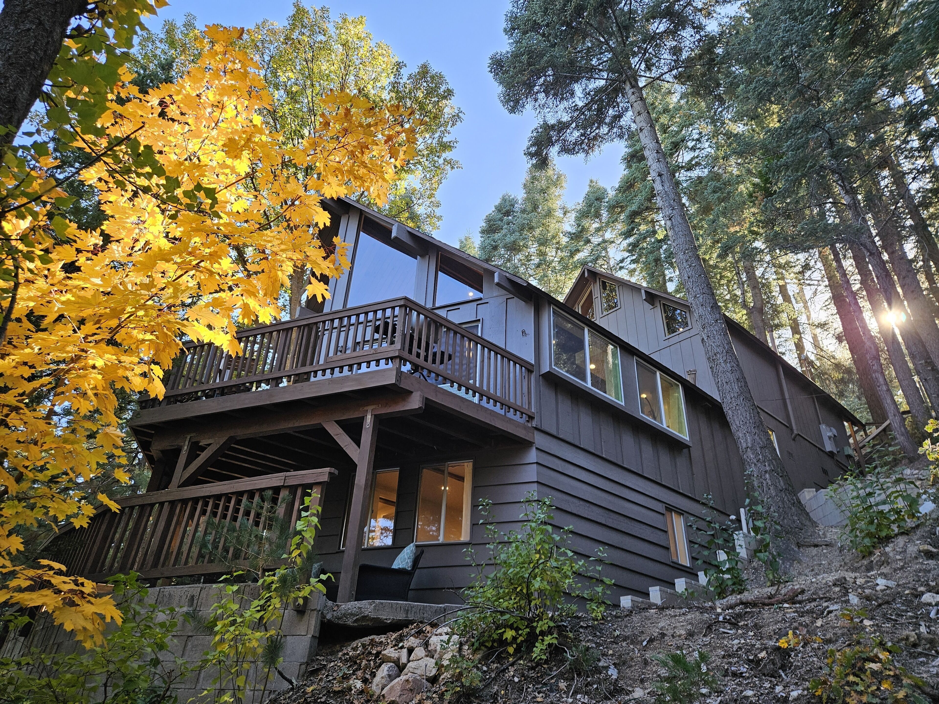 Angel's Nest Cabin, Game Room, Fire Pit, EV Charger!