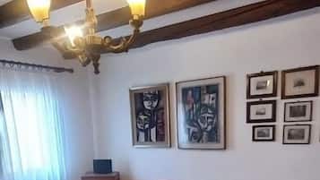 Departamento Confort | Área de sala de estar | Estación para reproductor de MP3