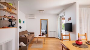 公寓 (Apartment1) | 客廳