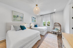 5 bedrooms, in-room safe, desk, iron/ironing board - 🏖 GOLF CART ☀ PRIVATE BEACH 9 POOLS  Luxurious WaterColor Cottage! (Santa Rosa Beach)