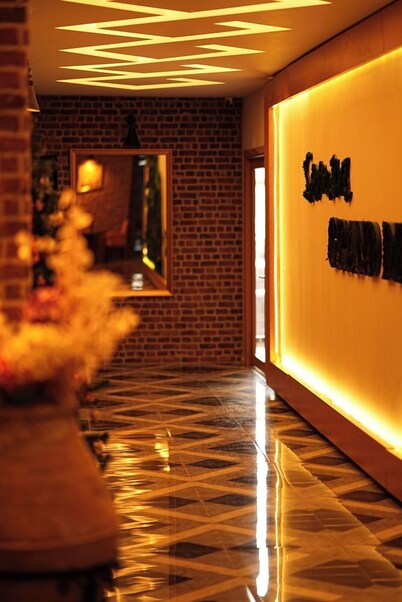 GRAND DELUXE HOTEL 