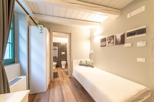Singola Standard | Biancheria da letto di alta qualità, minibar, una cassaforte in camera