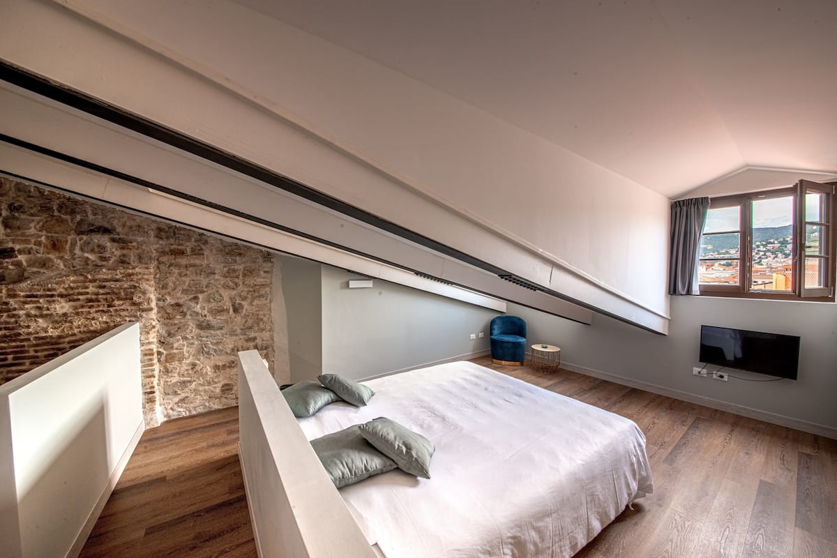 Deluxe-Doppelzimmer | Hochwertige Bettwaren, Minibar, Zimmersafe, Schreibtisch