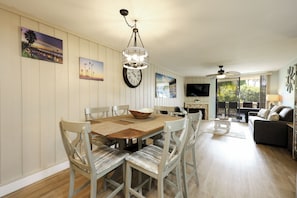 Dining -  Oceanside Beach Condos  (Oceanside)