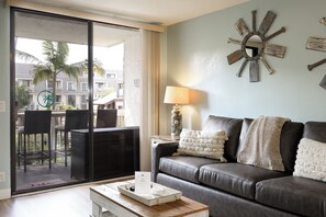 Condo, 1 Queen Bed with Sofa bed, Pool Access, Garden View (G122 ) | Living area