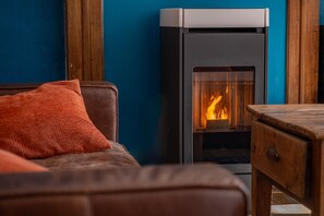 Interior - Le Cottage de Flore - Four Bedroom House, Sleeps 8 (Saint-Jean-la-Poterie)