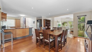 Dining - Surf View - WiFi Included (Inverloch)