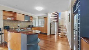 Microwave, dishwasher