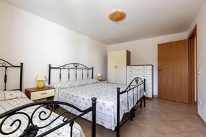 2 bedrooms, iron/ironing board