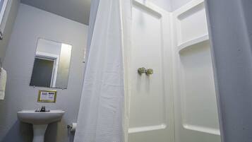 Ducha, cabezal de ducha con hidromasaje, artículos de tocador gratuitos