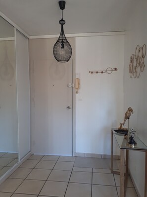 Interior - Les combles d'agate (Sorbiers)