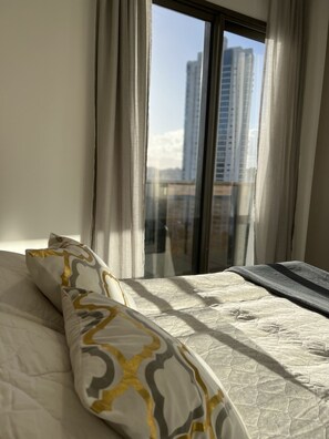 1 quarto, escrivaninha, ferros/tábuas de passar roupa, Wi-Fi de cortesia