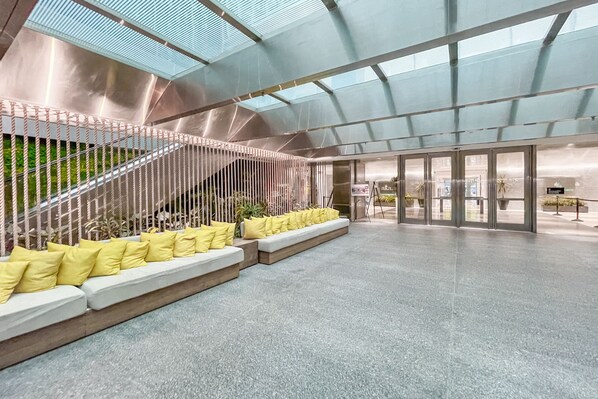 Exterior - Beautiful 1 Bedroom Brickell Condo (Miami)