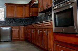 Microwave, oven, stovetop, cookware/dishes/utensils