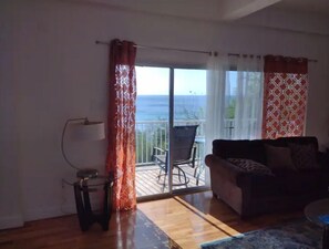 Smart TV - Catappa Condo B1:1A (Morne Rouge)