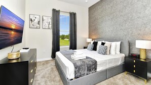 5 bedrooms, iron/ironing board, WiFi (free), bed sheets