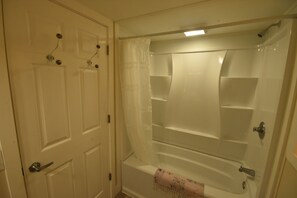 Hair dryer, towels, soap, toilet paper - Custom Built Home 4MI From Downtown w/ Fenced Yard (Austin)