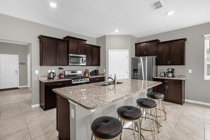 Fridge, microwave, oven, stovetop - 6 Bedrooms/ 5.5 Bathrooms/ Solterra (7877OR) (Davenport)