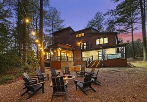 Terrace/patio - Ample 3-Level Cabin | Games | Fire Pit | Hot Tub (Broken Bow)