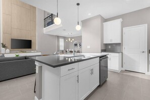 Interior - 5 Bedrooms/ 5 Bathrooms/ Champions Gate (571 SB) (Davenport)