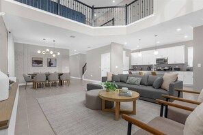 TV - 5 Bedrooms/ 5 Bathrooms/ Champions Gate (571 SB) (Davenport)