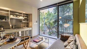 Apartment, 1 Bedroom, Balcony, City View | Living area