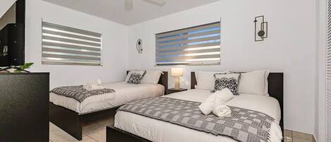 3 عدّة غرف نوم ومكواة/لوح كي وسرير سفر وواي فاي مجانًا