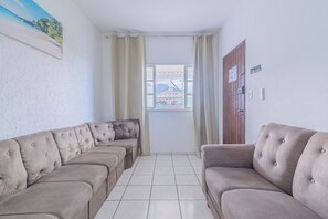 Smart TV - Simples e Aconchegante a 10 Minutos (Ubatuba)