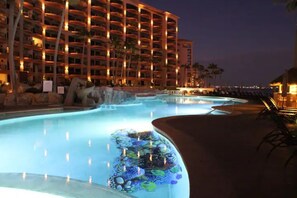 Outdoor pool, a heated pool - Beach Front Paradise with Privacy and THE Views - Sonoran Sea Resort / CondoW903 (Puerto Peñasco)