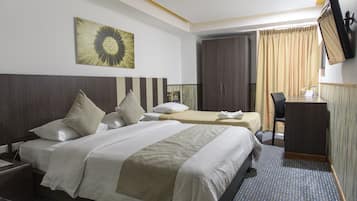7 bedrooms, iron/ironing board, WiFi, bed sheets