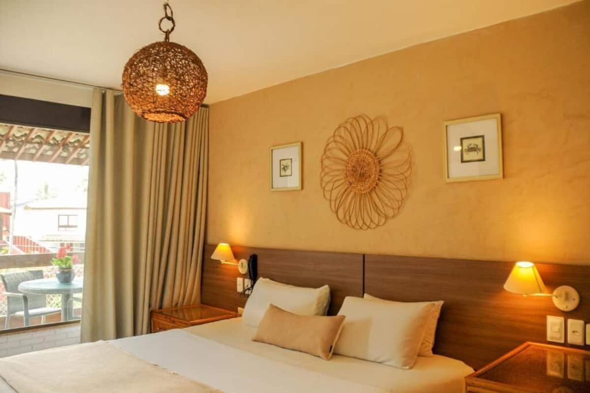 Minibar, in-room safe, free WiFi, bed sheets