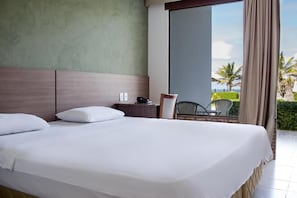 Superior Room, Sea View | Minibar, in-room safe, free WiFi, bed sheets - Samba Villa da Praia (Salvador)