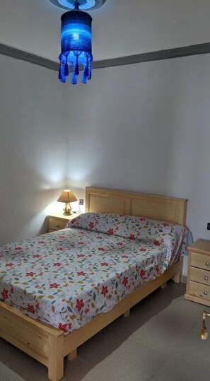 2 室のベッドルーム、WiFi