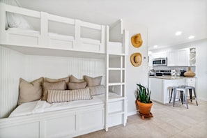 Condo, 1 habitación, vista al resort | Camas extra