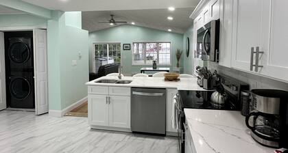 Renovated Water front home near the highway. Access to Lake&beach available