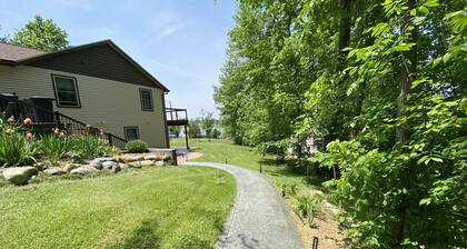 Grateful Suite Lake Front Retreat