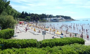 Beach - Modern apartment Marija with the balcony and the sea view (Split)