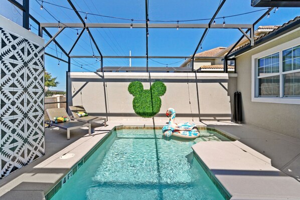 Outdoor pool - Embark on a Magical Family Getaway:Themed bd, PV Pool, PS5, Air Hockey, Resort (Kissimmee)