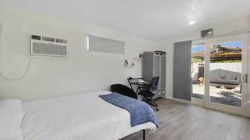 1 slaapkamer, een bureau, gratis wifi, beddengoed