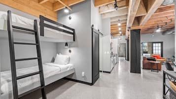 2 bedrooms, desk, iron/ironing board, travel crib