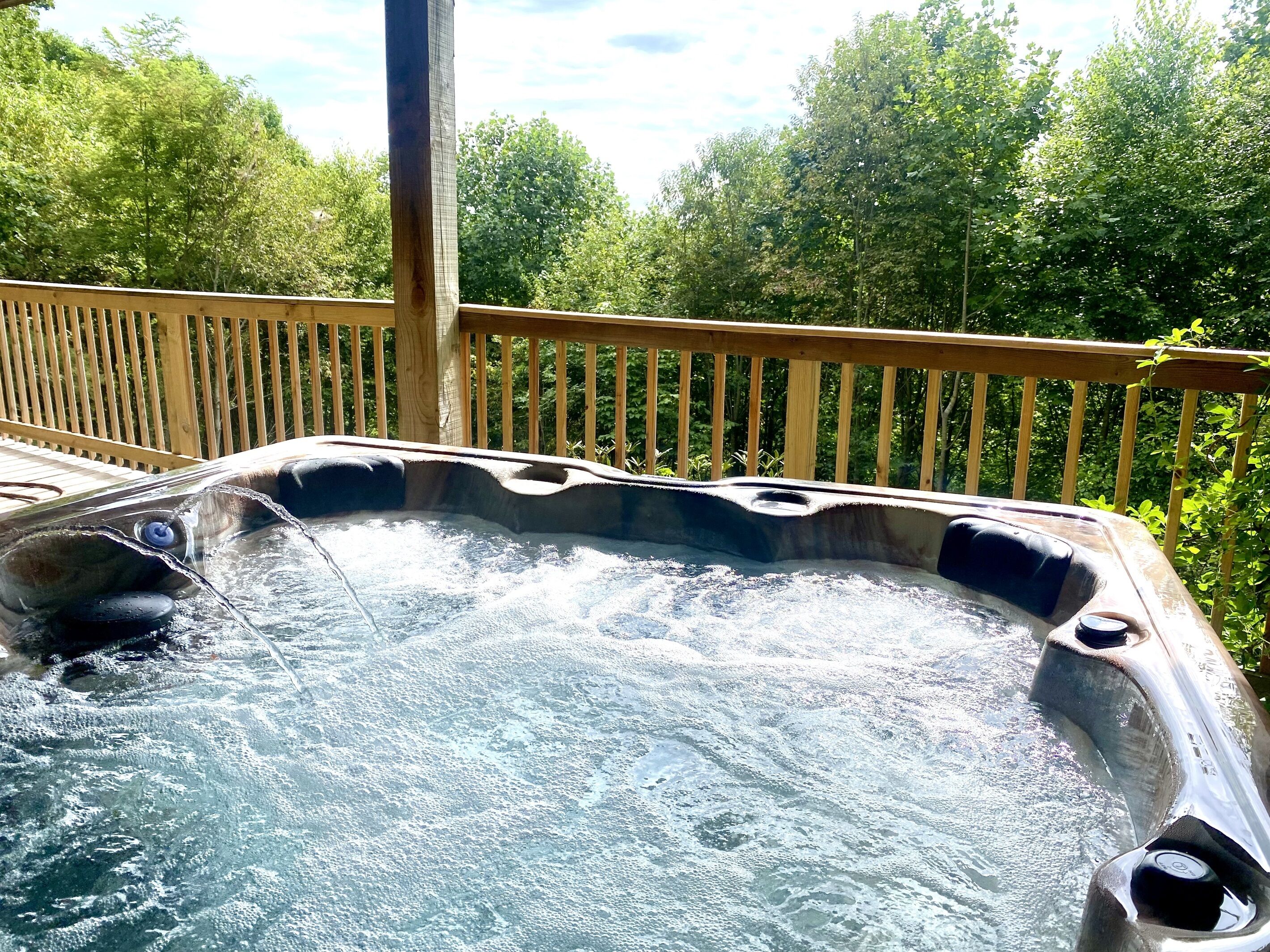 Outdoor spa tub
