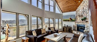 Bon Voyage with breathtaking Mountains View