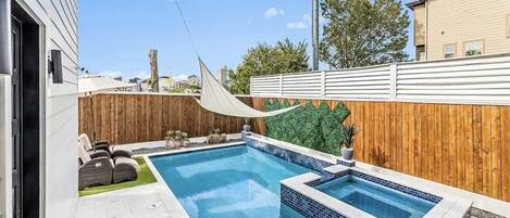 屋外プール、温水プール