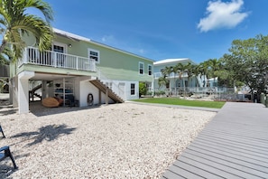 Exterior - Dockside Daydream: Where ocean breezes meet unforgettable Keys adventures (Islamorada)