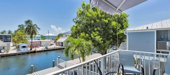 Dockside Daydream: Where ocean breezes meet unforgettable Keys adventures