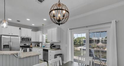 3 Bedroom Home in Islamorada with Private Dock, Boat Ramp & private beach access