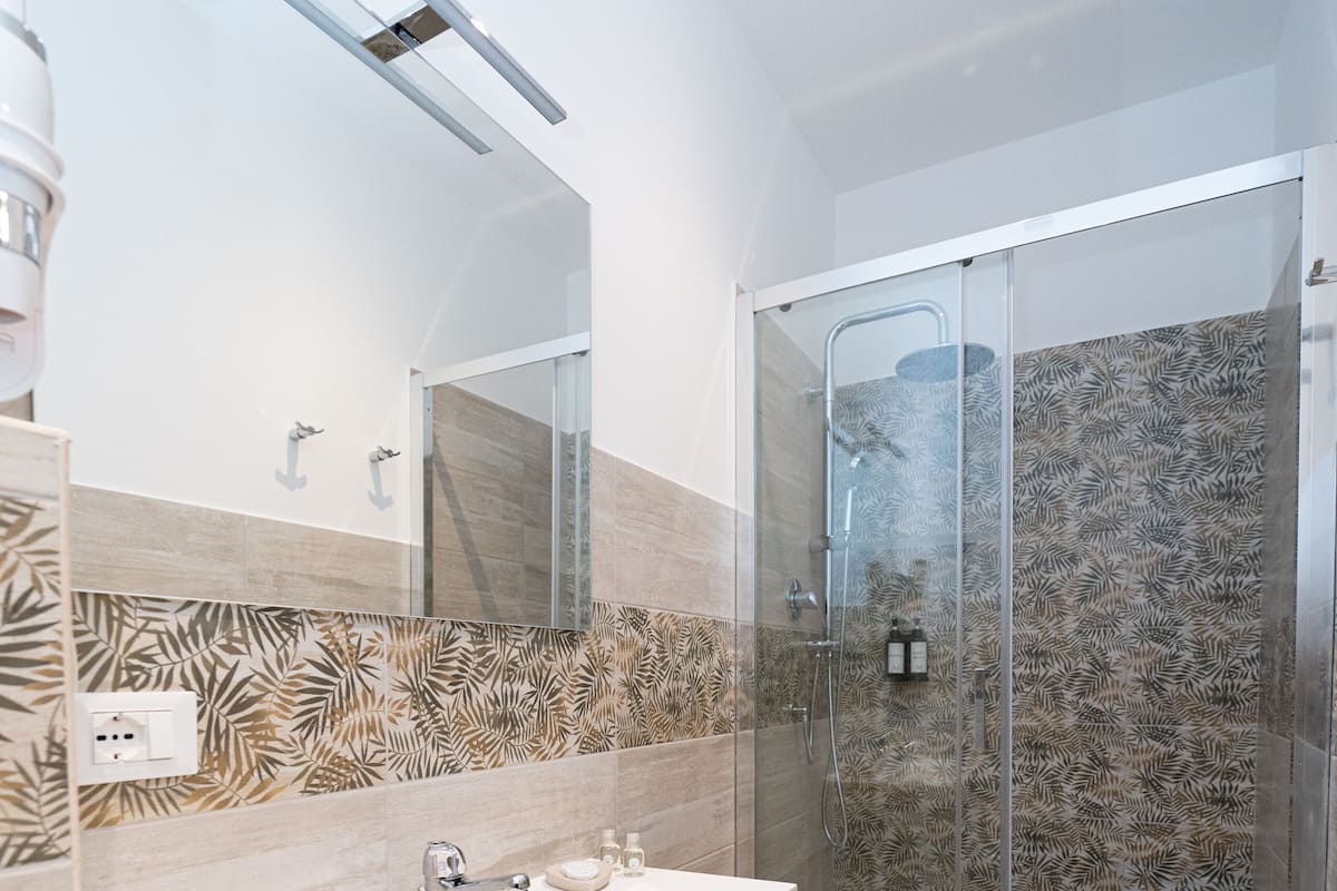 Superior Double Room | Bathroom